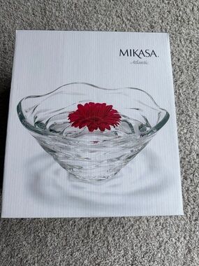 Mikasa Atlantic Clear Glass 11.5” Bowl - New in Box